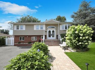 11 Shelart St, Plainview, NY 11803