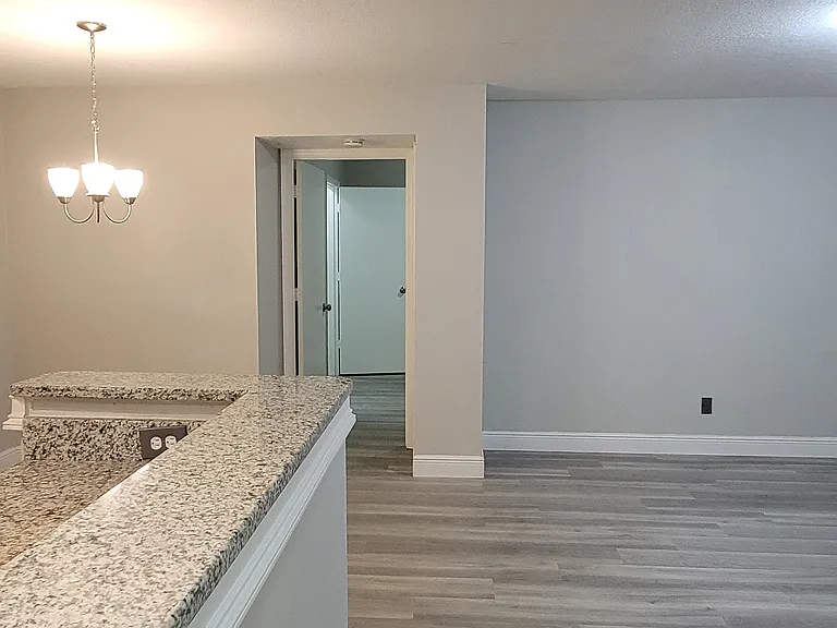 6148 Westgate Dr #103 — Photo 27