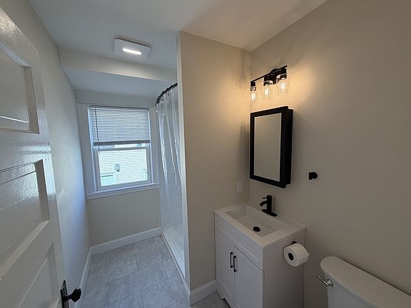 5th image of 10 Tower St APT 3