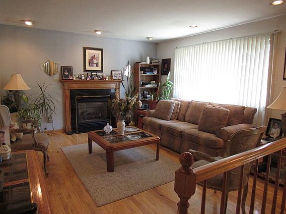4th image of 177 Churchill Ave