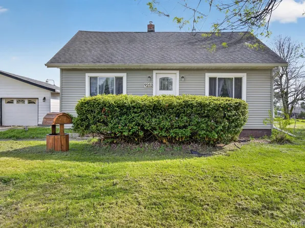 9252 E Brooks Rd, Lennon, MI 48449