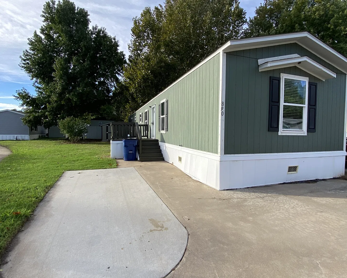 3 bed, 1216 sqft, $1,130 — Photo 1