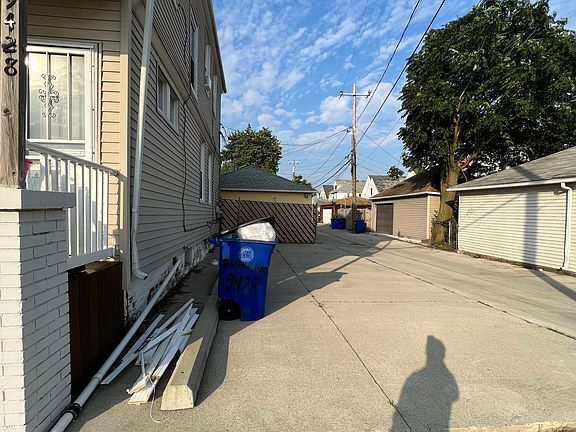 2nd image of 9426 Lumpkin Ave #3