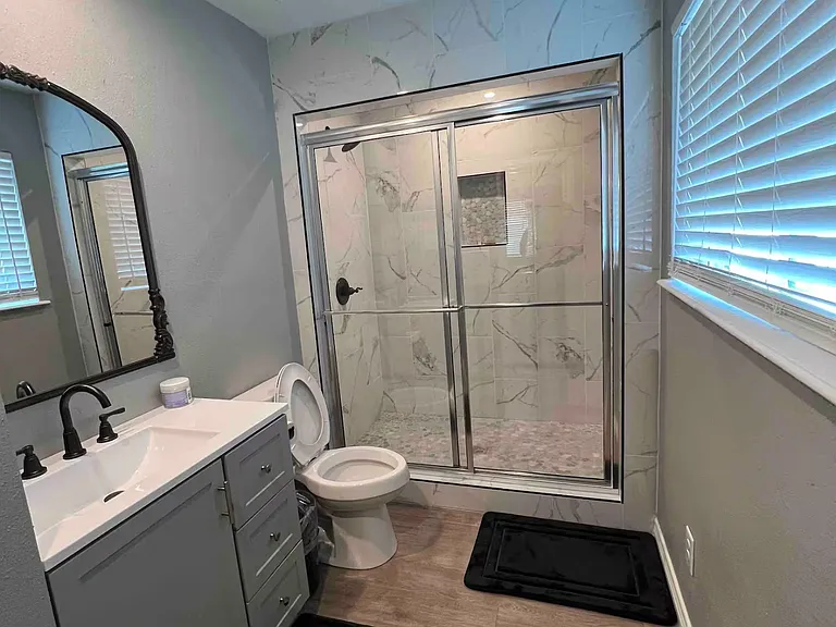 325 Bay Ct — Photo 10