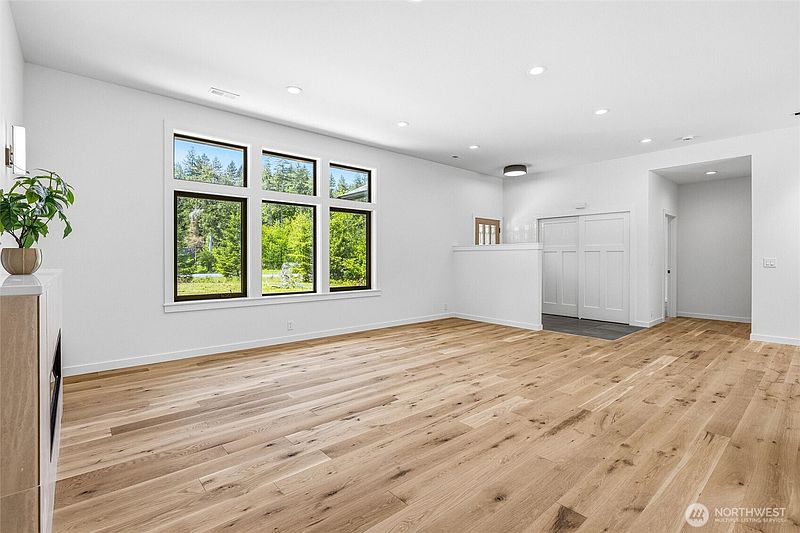 5th image of 8733 Timberland Court