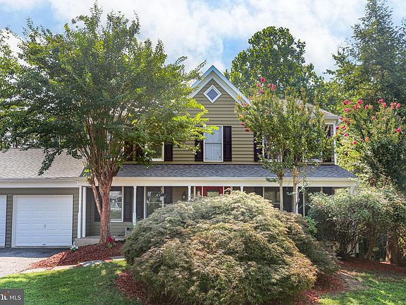 4th image of 19 Snow Meadow Ln