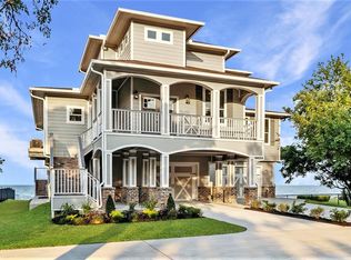 511 Quintana Roo Pl, Seabrook, TX 77586