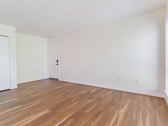 2nd image of 23240 Rosewood Ct #9