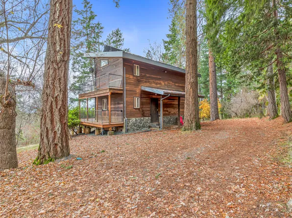 2259 Hugo Rd, Merlin, OR 97532