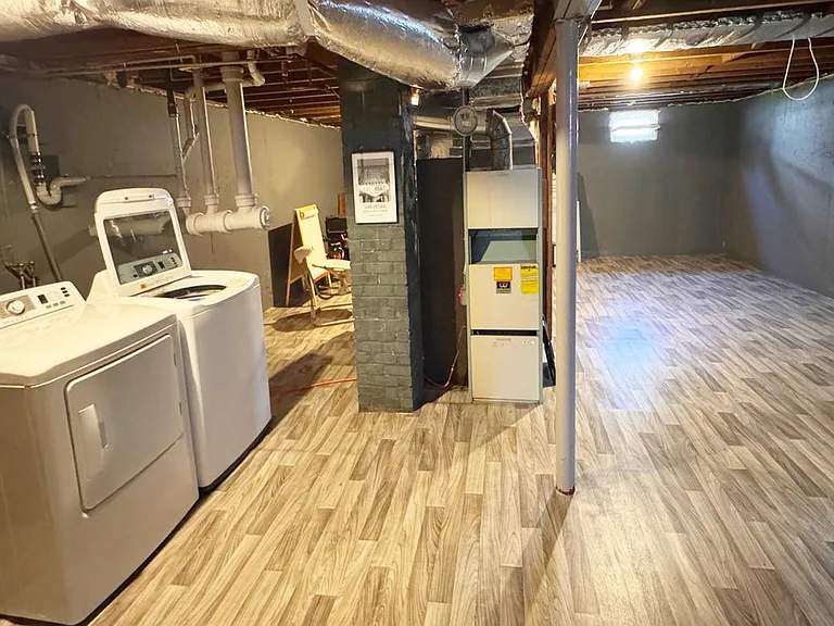 124 Morningside Dr W — Photo 8