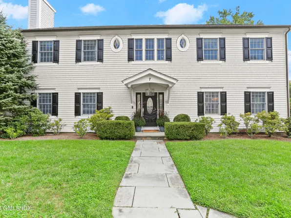 7 Chestnut St, Cos Cob, CT 06807
