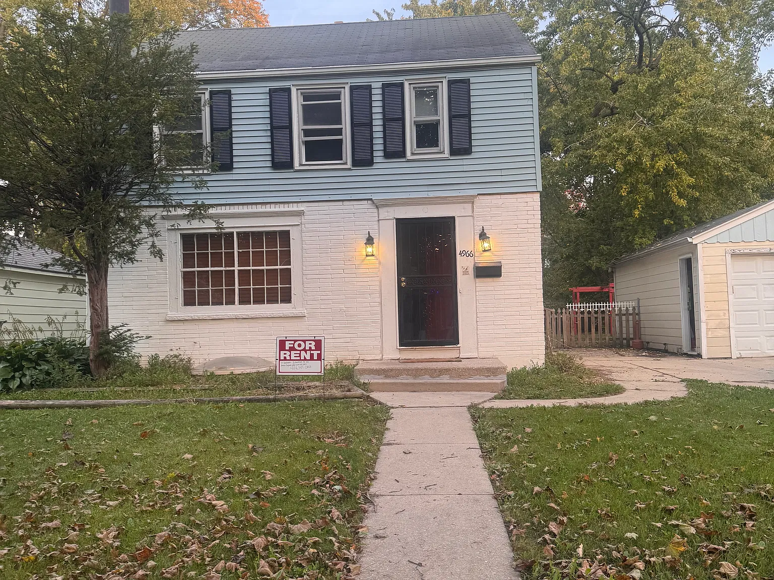 4 bed, 1.5 bath, 1310 sqft, $2,200 — Photo 2