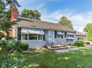 101 Litchfield Ln, Baraboo, WI 53913