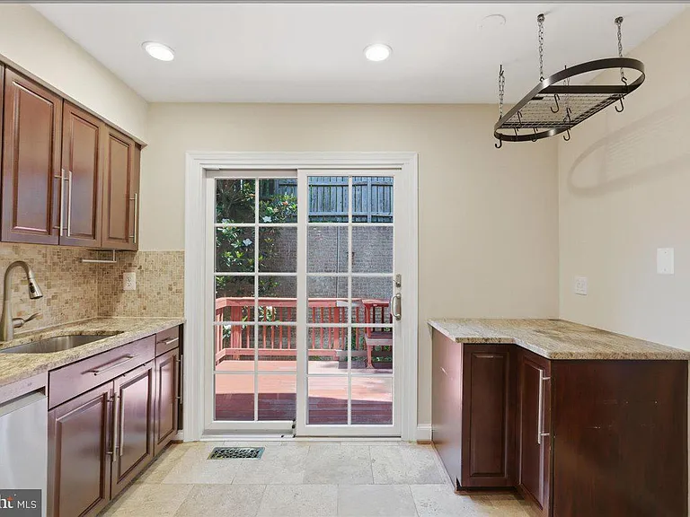 1433 McLean Mews Ct — Photo 20
