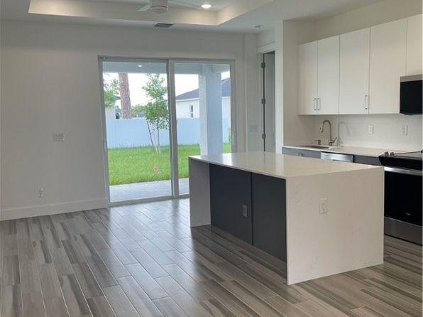 2614 NW 27th St #2614