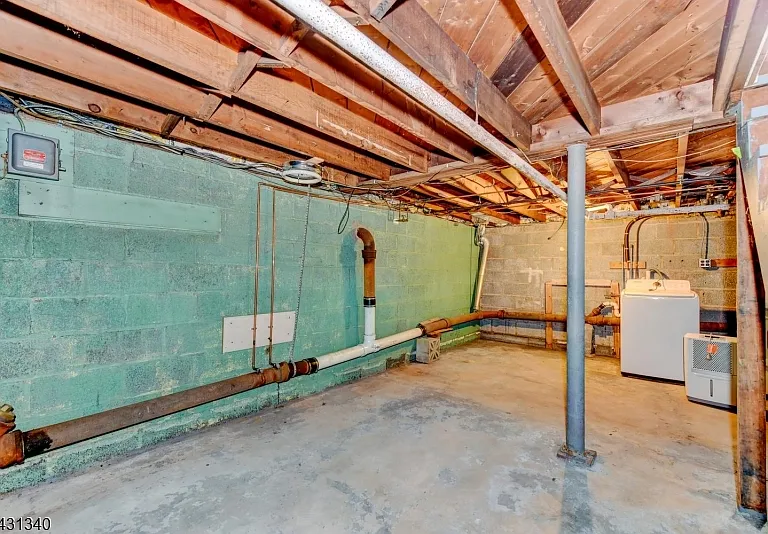 10 Lake Dr — Photo 33