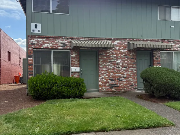 4624 SE 64th Ave APT 1, Portland, OR 97206