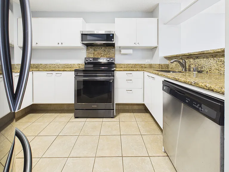 2101 Nuuanu Ave #I1806 — Photo 18