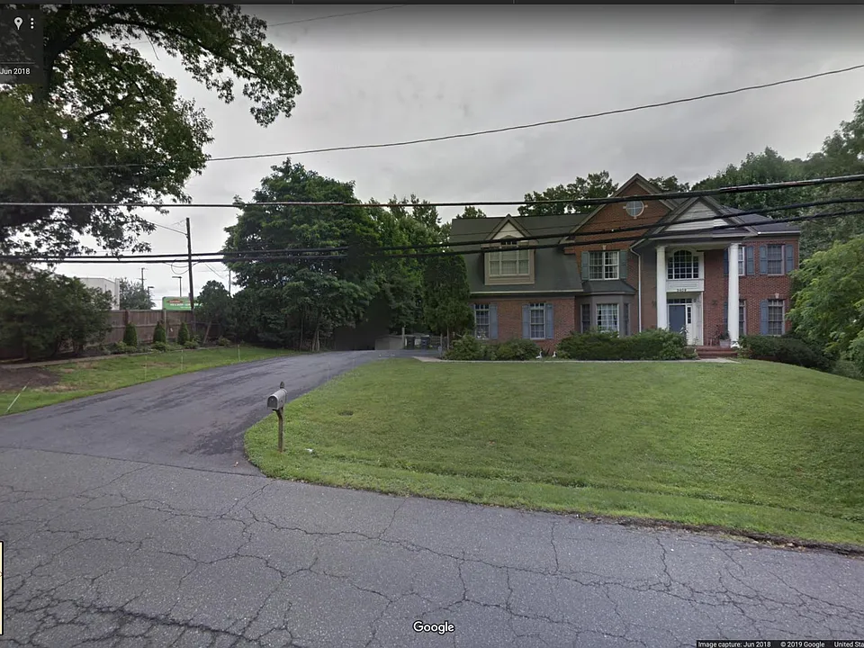 3409 Holly Rd