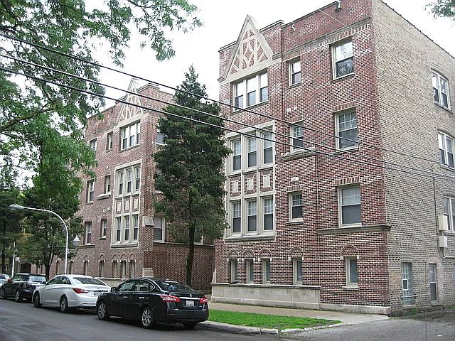 1st image of 2605 W Rosemont Ave APT 2