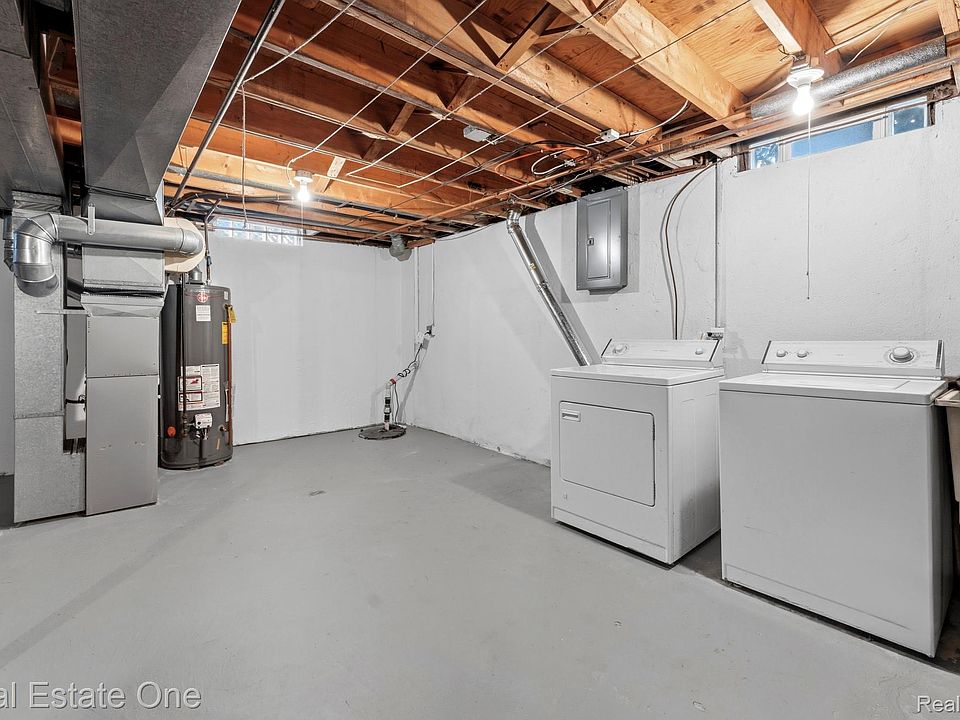 23359 Port St, photo 20
