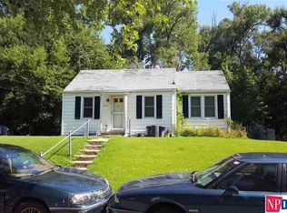 13 Martinview Rd, Bellevue, NE 68005