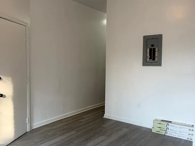 1112 W Glenwood Ave #1 — Photo 5