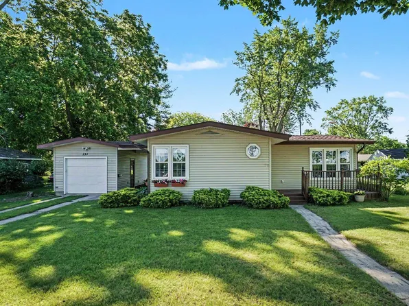 131 Riverside Dr, Alma, MI 48801