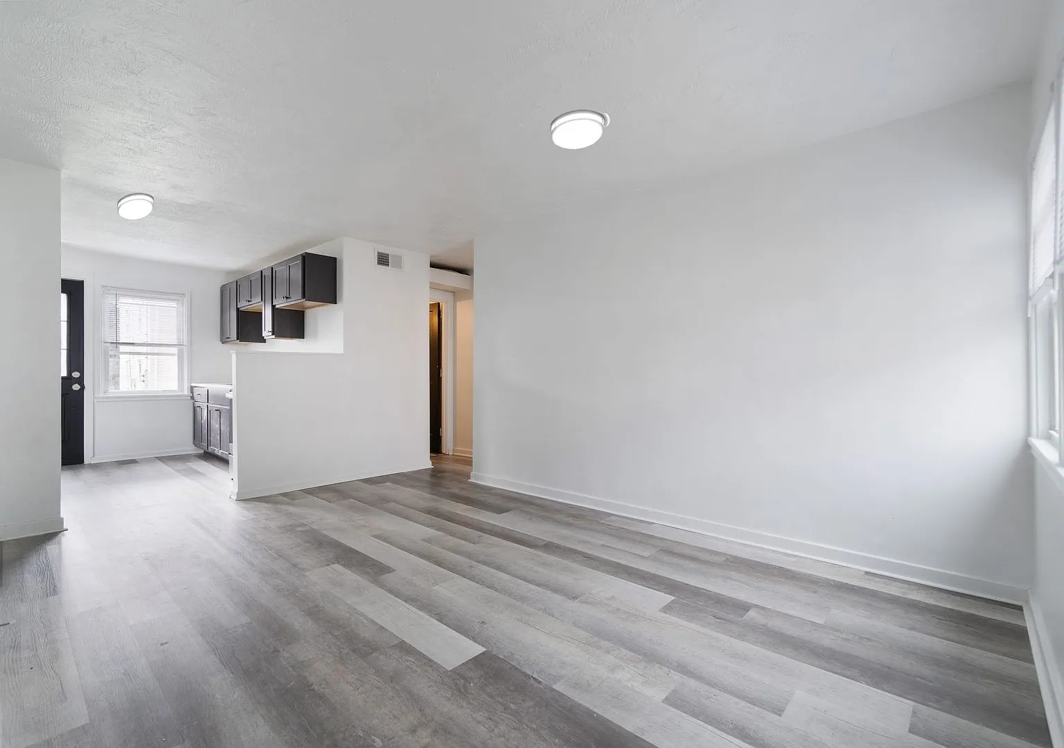 4 bed, 1176 sqft, $1,450 — Photo 2