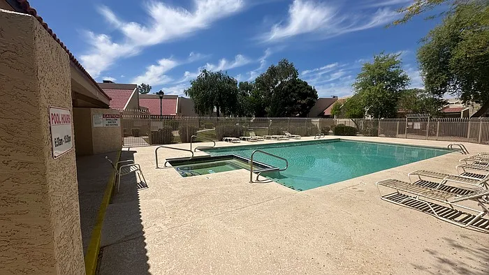 8847 N 47th Ln — Photo 17