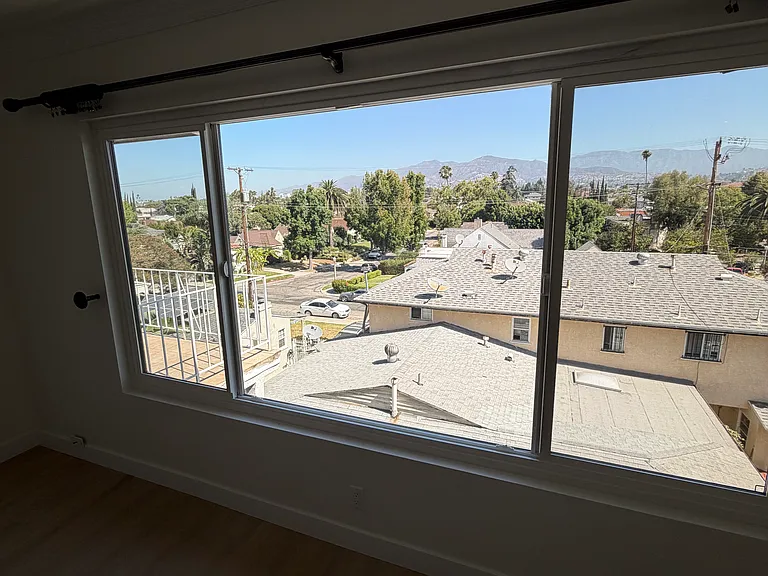 851 Reeves Pl #2 — Photo 6