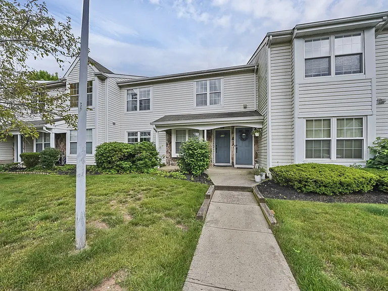 115 Wycombe Pl — Photo 14
