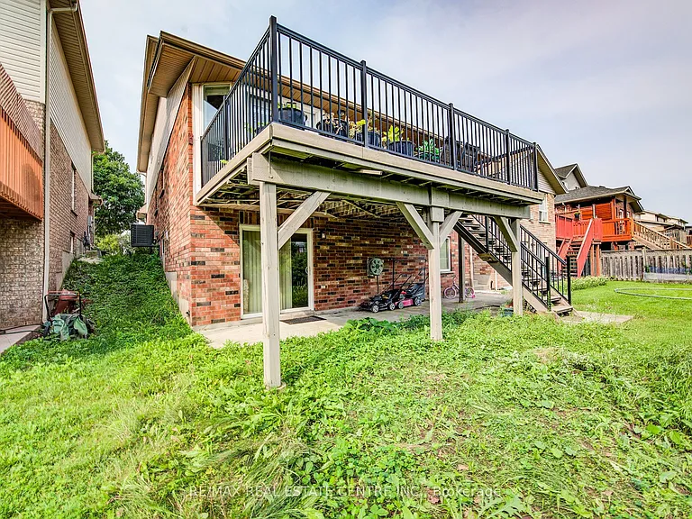 16 Paulstown Cres — Photo 44