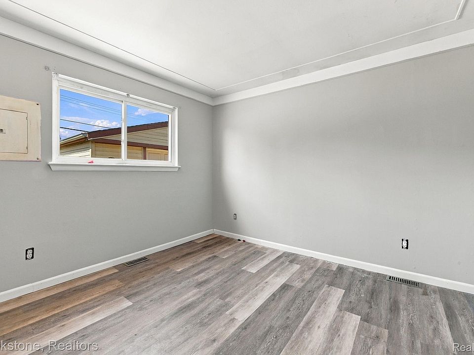 35531 Little Mack Ave, photo 13