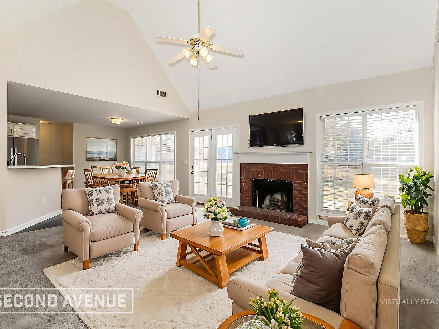 4 bed, 2.0 bath, 1958 sqft, $2,150 — Photo 2