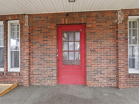 5th image of 627 Columbus Ave