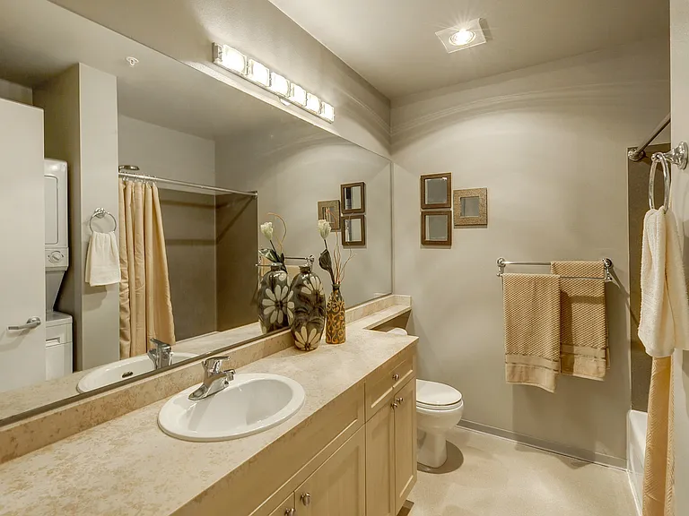 2717 Western Ave #522 — Photo 7