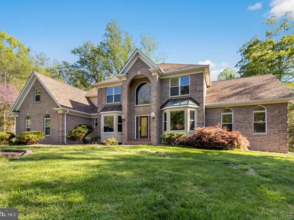 8155 Plowden Dr, La Plata, MD 20646