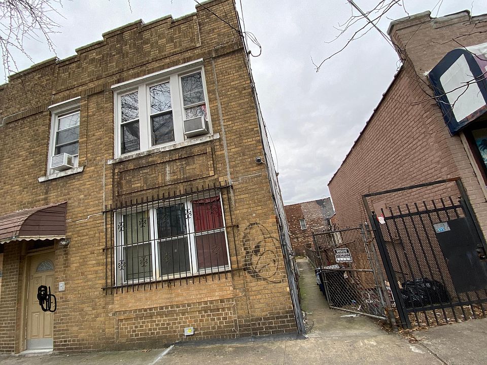 1st image of 3359 Seymour Ave APT 2