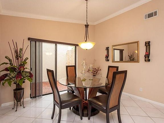 5th image of 4405 Rockcrest Cir