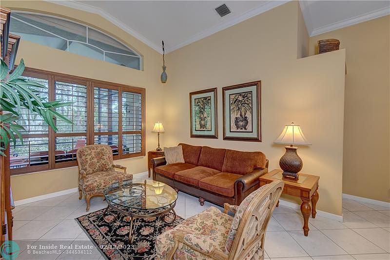 1st image of 7147 SE Twin Oaks Cir