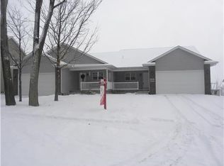 1002 Palisades Rd SW #A, Mount Vernon, IA 52314