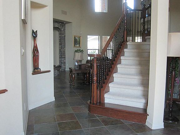 4th image of 703 Pegasus Ln