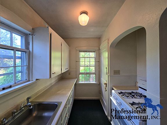4th image of 318 Yellowstone Ave