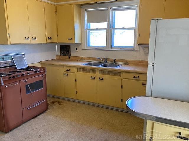 8442 Central St, photo 14