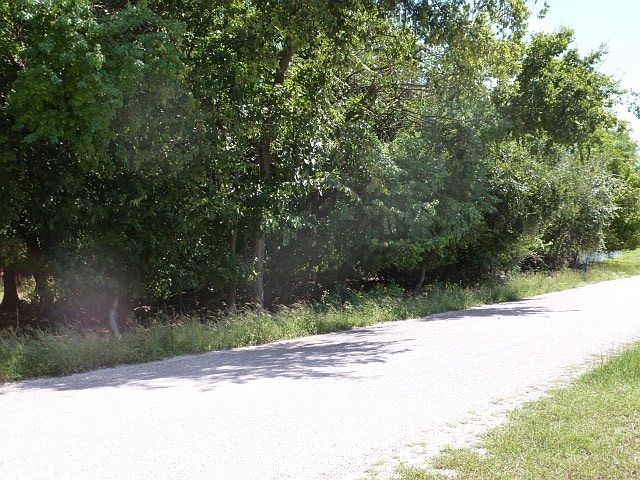 2nd image of E Lakeshore Dr