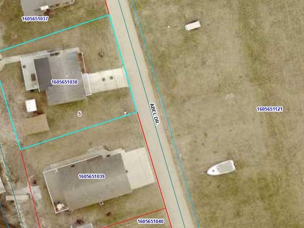 133 Abel Dr, Guttenberg, IA 52052