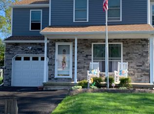 112 Wynmere Dr, Horsham, PA 19044
