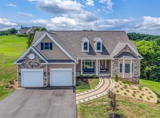 35 Watch Hill Cir, Moneta, VA 24121