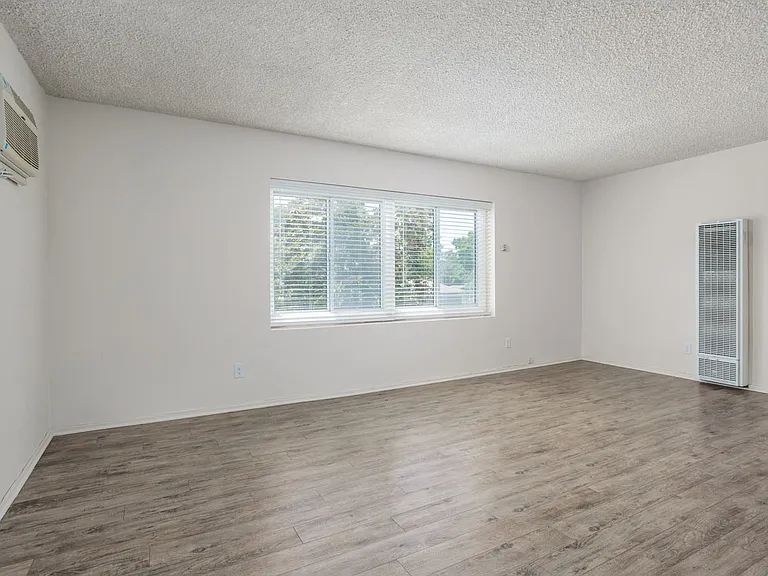 4747 Colfax Ave #4 — Photo 8